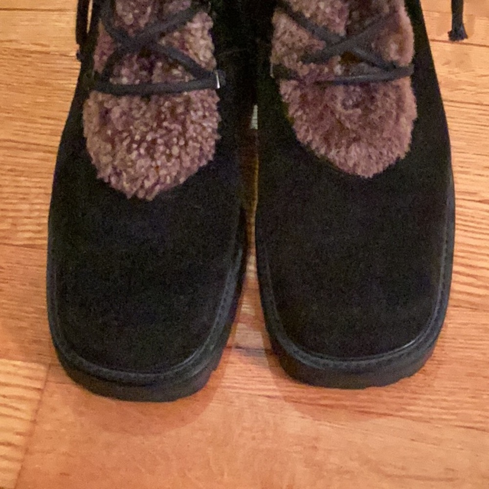 Stuart Weitzman Lace Up Shearling Boots size 7 - Picture 4 of 7